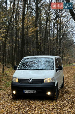 Мінівен Volkswagen Transporter 2005 в Калуші