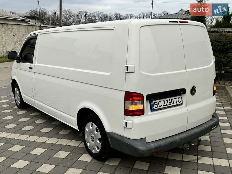 Грузовой фургон Volkswagen Transporter 2011 в Стрые
