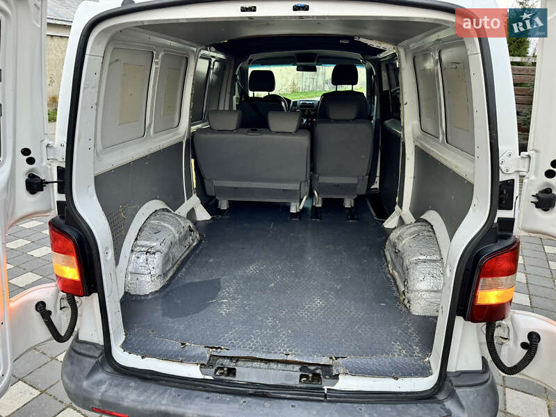 Грузовой фургон Volkswagen Transporter 2011 в Стрые