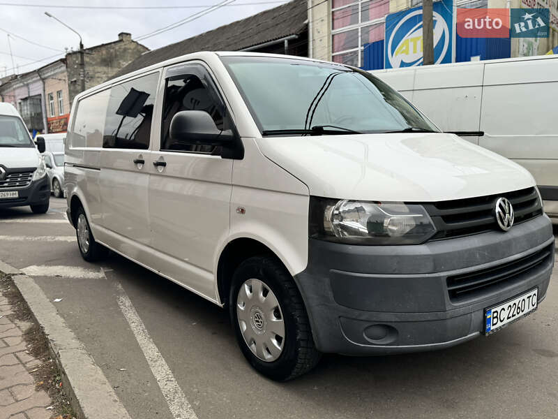 Грузовой фургон Volkswagen Transporter 2011 в Стрые