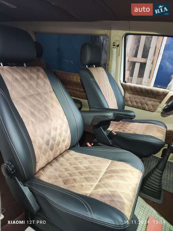 Минивэн Volkswagen Transporter 2001 в Киеве