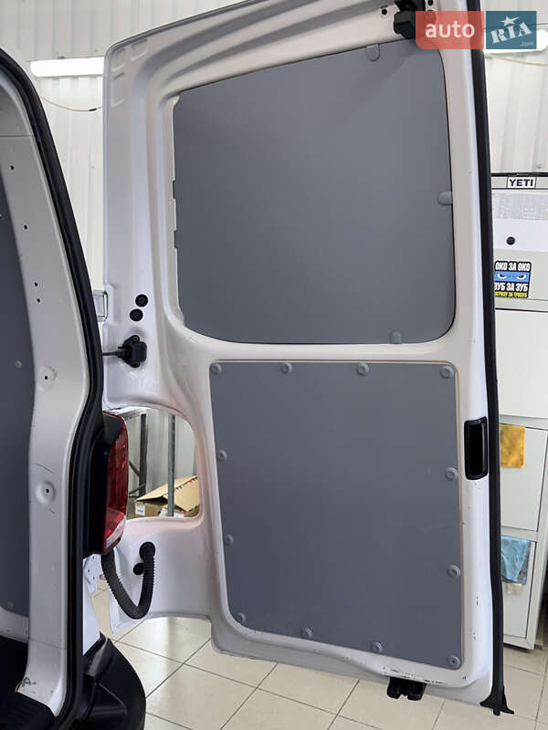 Грузовой фургон Volkswagen Transporter 2022 в Киеве