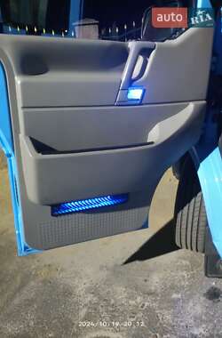 Минивэн Volkswagen Transporter 2003 в 