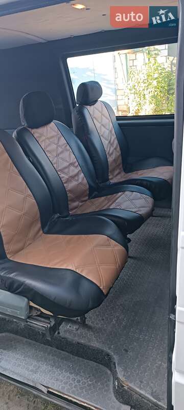 Минивэн Volkswagen Transporter 2000 в Вараше