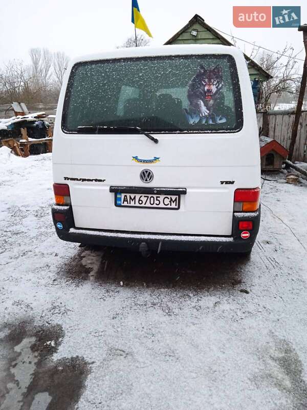 Минивэн Volkswagen Transporter 2002 в Брусилове