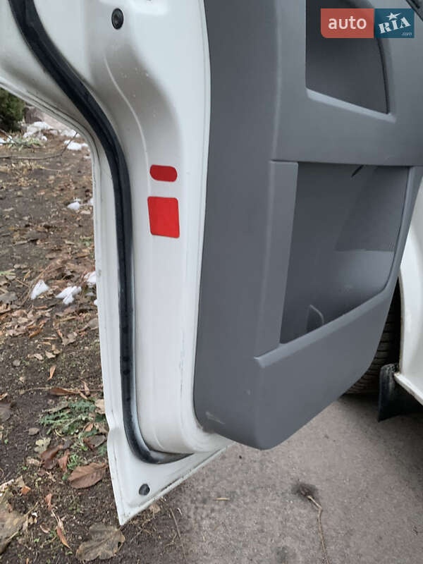Мінівен Volkswagen Transporter 2005 в Обухові