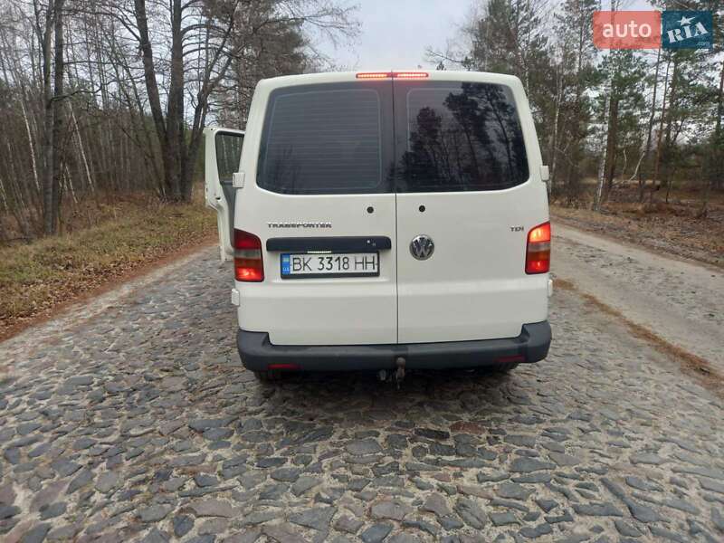 Мінівен Volkswagen Transporter 2005 в Рокитному