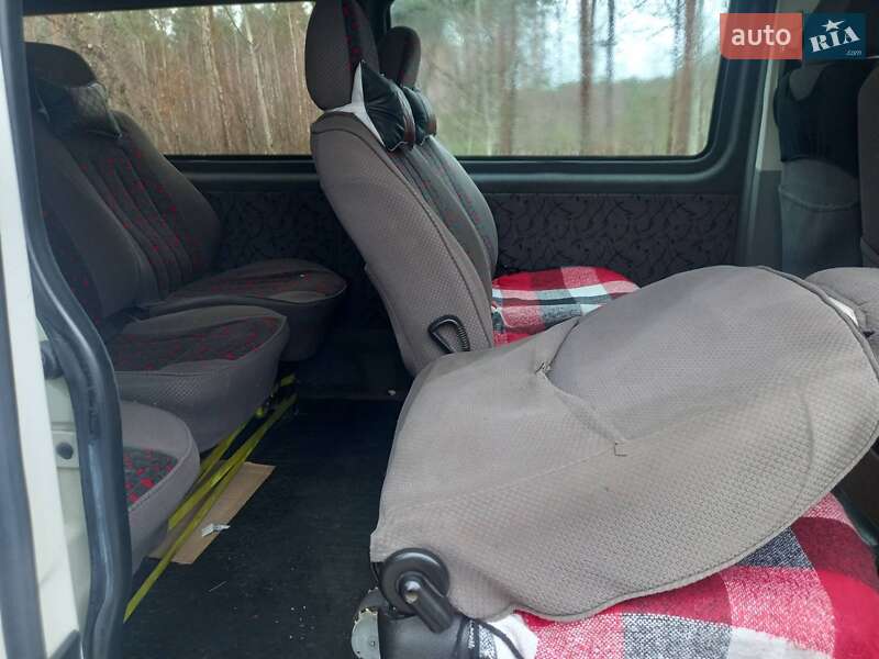 Мінівен Volkswagen Transporter 2005 в Рокитному