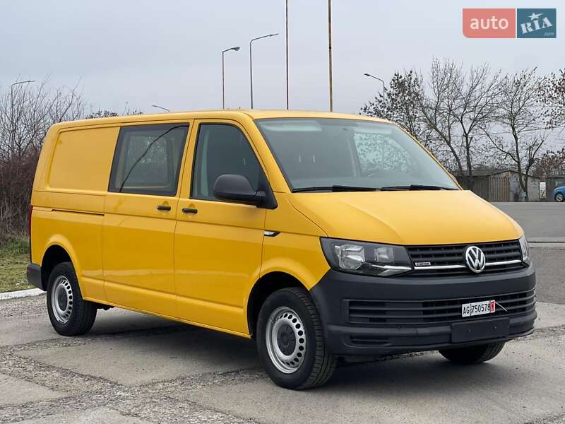Вантажний фургон Volkswagen Transporter 2017 в Ужгороді