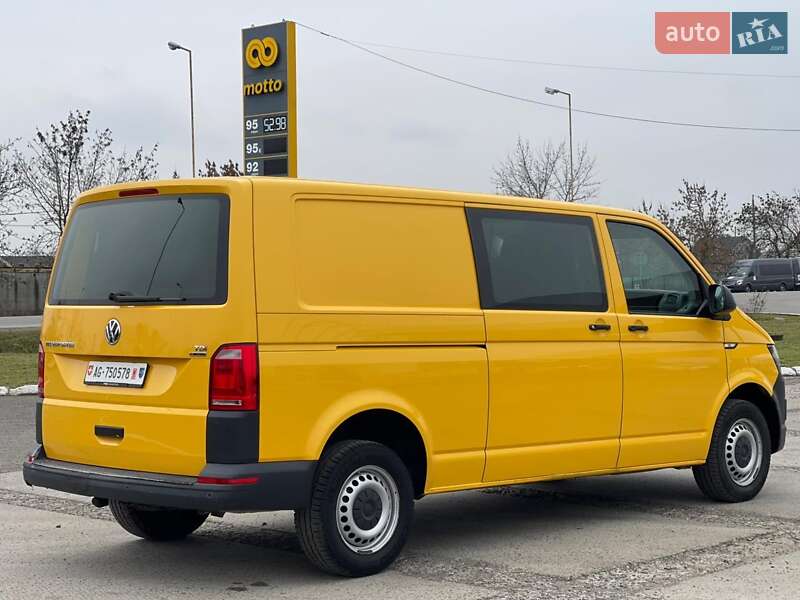 Вантажний фургон Volkswagen Transporter 2017 в Ужгороді