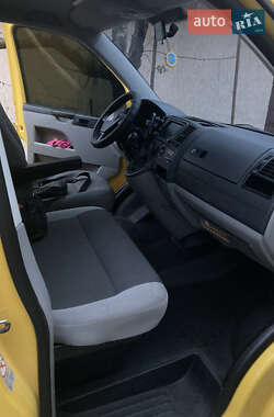Грузовой фургон Volkswagen Transporter 2012 в 