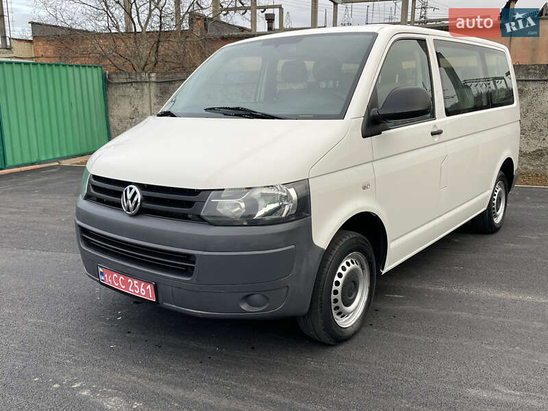 Минивэн Volkswagen Transporter 2011 в 
