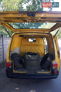 Грузовой фургон Volkswagen Transporter 2000 в Киеве