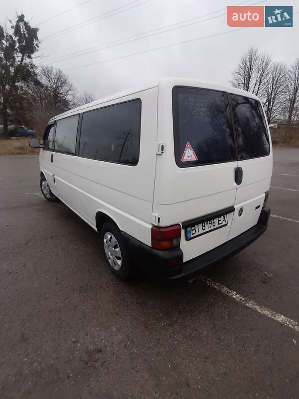 Минивэн Volkswagen Transporter 2000 в Полтаве