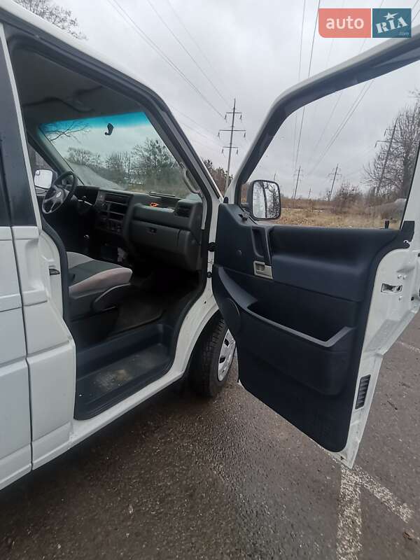 Минивэн Volkswagen Transporter 2000 в Полтаве