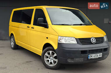 Мінівен Volkswagen Transporter 2004 в Сарнах