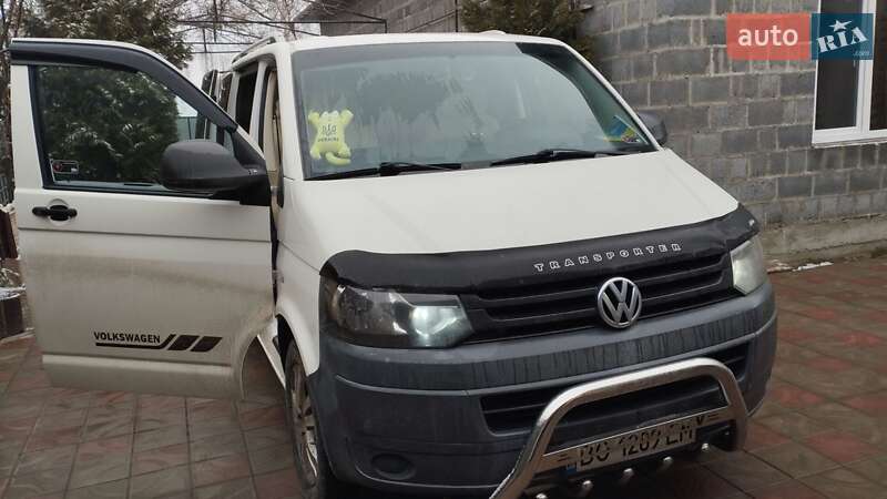 Мінівен Volkswagen Transporter 2010 в Гусятині