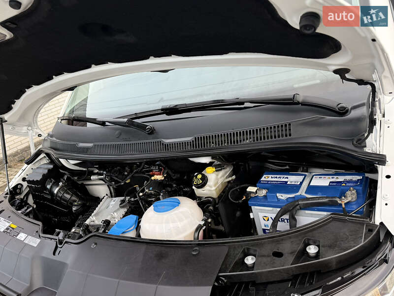 Минивэн Volkswagen Transporter 2020 в Киеве