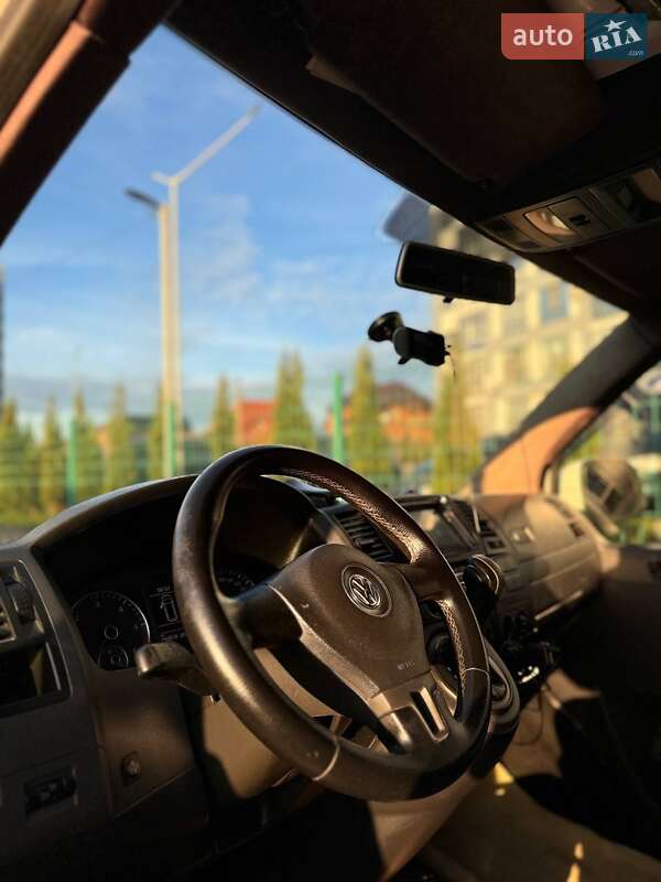 Минивэн Volkswagen Transporter 2011 в Луцке