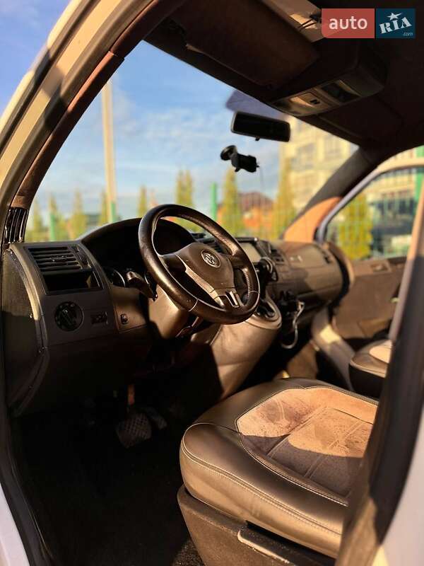 Минивэн Volkswagen Transporter 2011 в Луцке