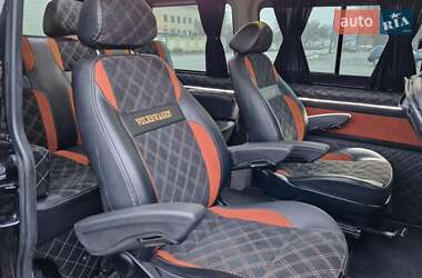 Минивэн Volkswagen Transporter 2011 в 