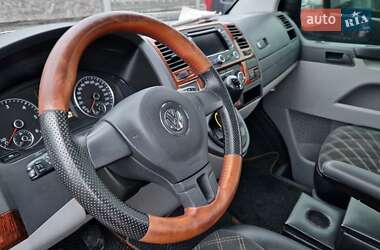 Минивэн Volkswagen Transporter 2011 в 