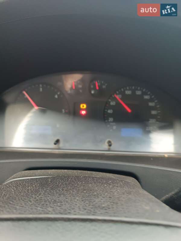 Мінівен Volkswagen Transporter 2005 в Чорнобаї