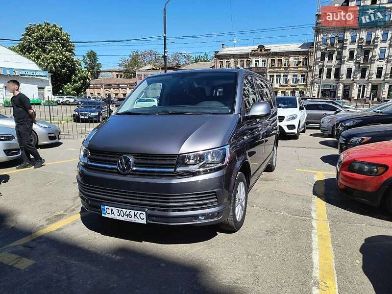 Грузовой фургон Volkswagen Transporter 2017 в 