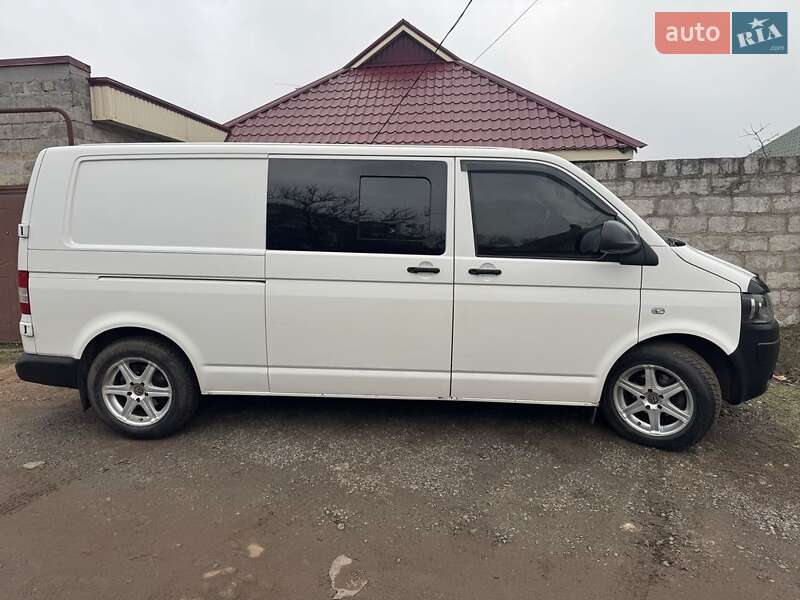 Грузовой фургон Volkswagen Transporter 2012 в Кривом Роге