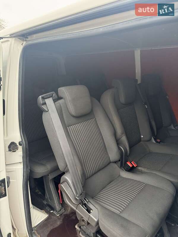 Грузовой фургон Volkswagen Transporter 2012 в Кривом Роге