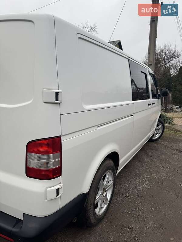 Грузовой фургон Volkswagen Transporter 2012 в Кривом Роге
