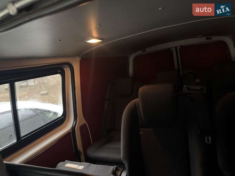Грузовой фургон Volkswagen Transporter 2012 в Кривом Роге
