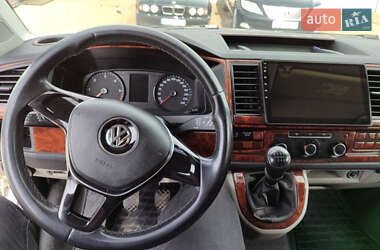 Минивэн Volkswagen Transporter 2015 в 