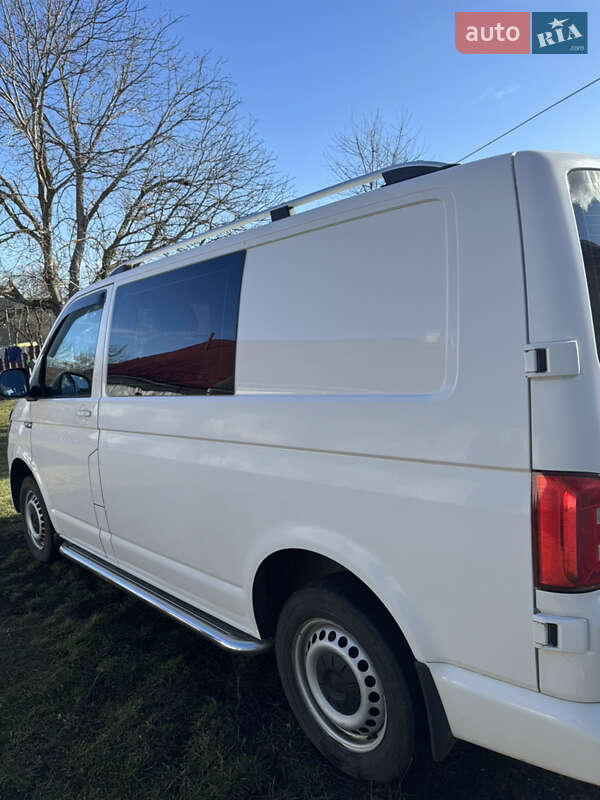 Мінівен Volkswagen Transporter 2015 в Снятині