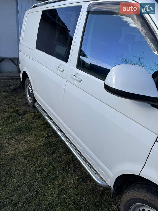 Мінівен Volkswagen Transporter 2015 в Снятині