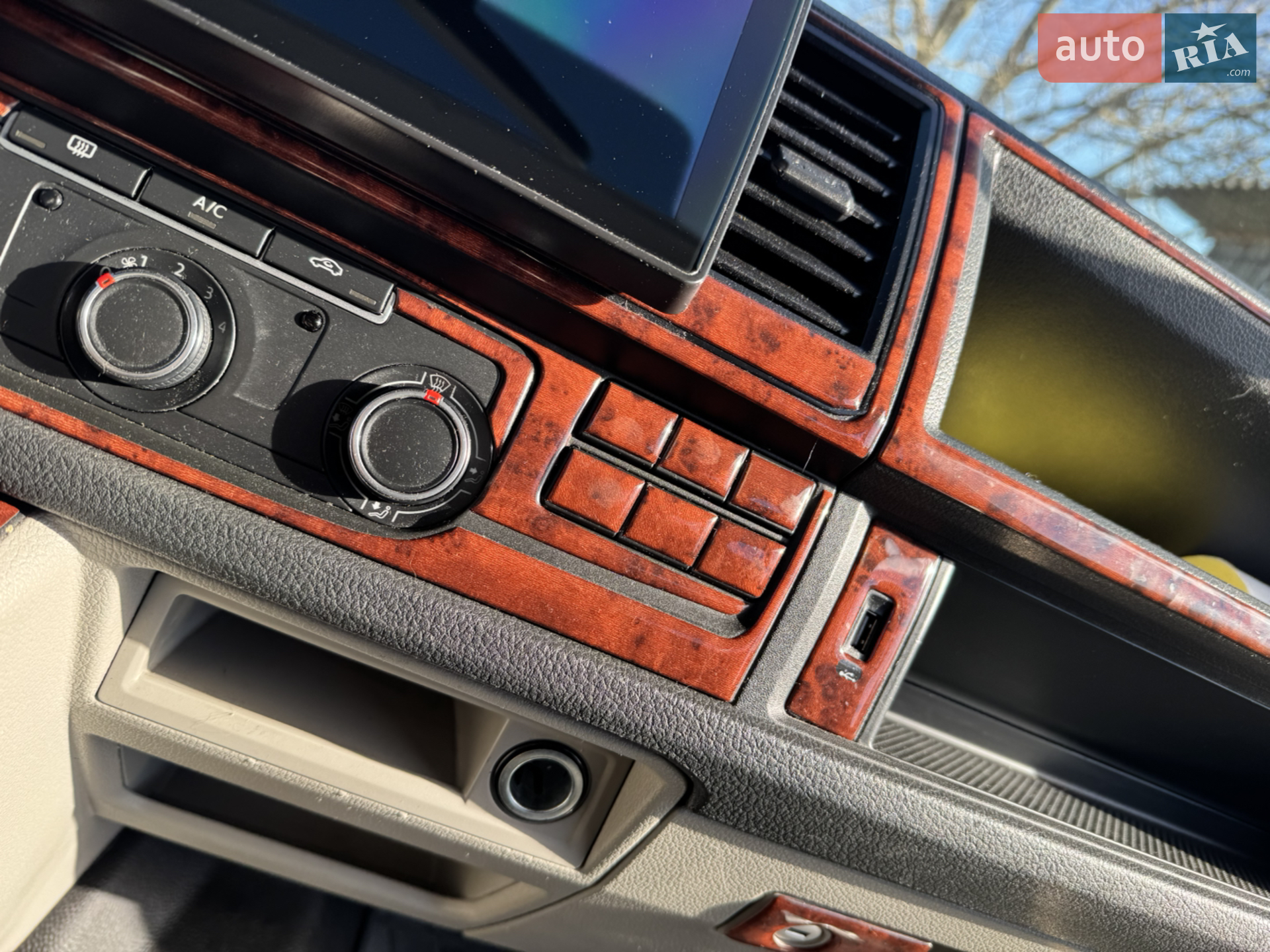 2015 Volkswagen Transporter - мініатюра 24
