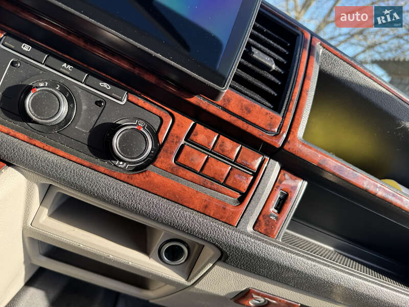 Мінівен Volkswagen Transporter 2015 в Снятині