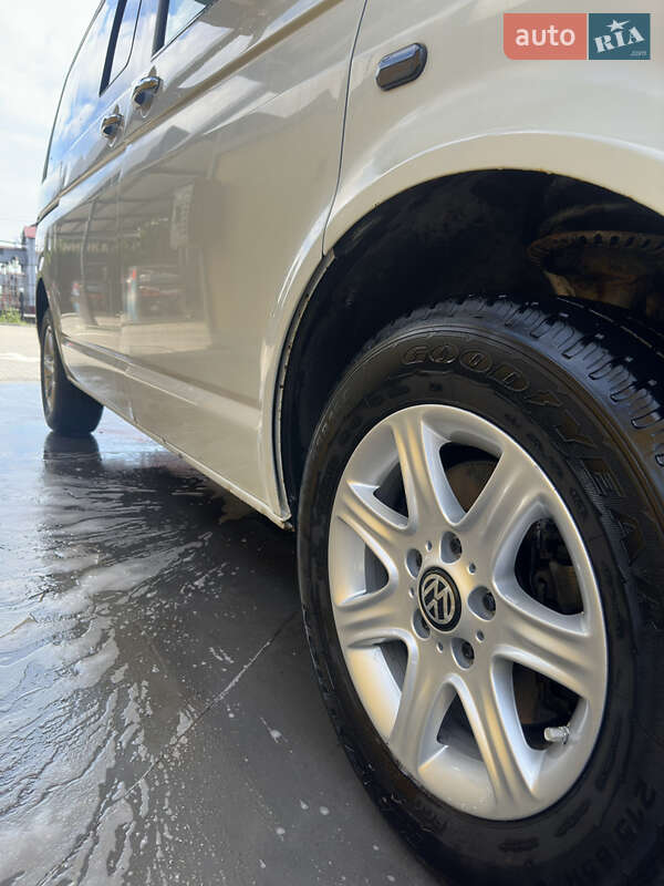 Минивэн Volkswagen Transporter 2004 в Хмельницком