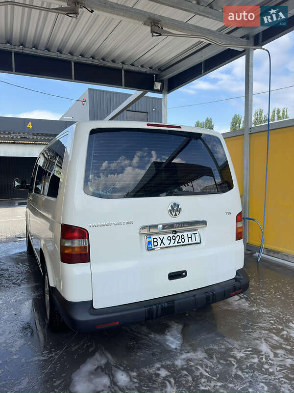 Минивэн Volkswagen Transporter 2004 в Хмельницком