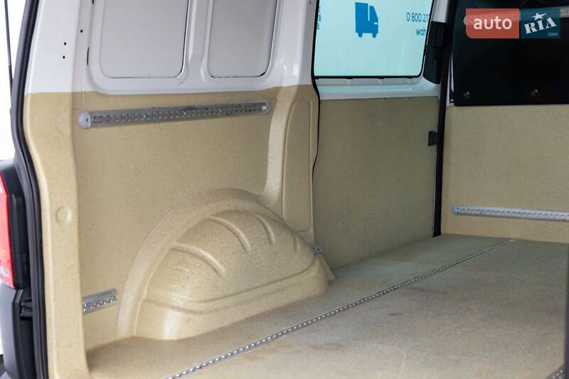 Грузовой фургон Volkswagen Transporter 2017 в Луцке