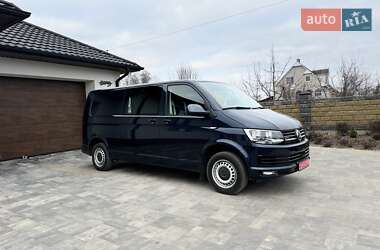 Вантажний фургон Volkswagen Transporter 2017 в Любомлі