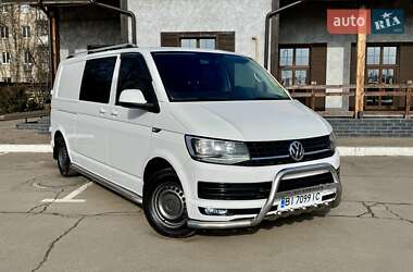 Вантажопасажирський фургон Volkswagen Transporter 2015 в Полтаві