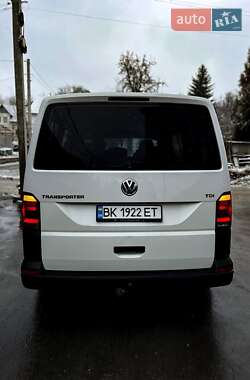 Мінівен Volkswagen Transporter 2016 в 