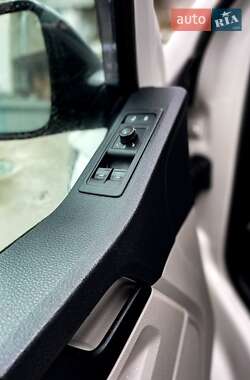 Мінівен Volkswagen Transporter 2016 в 