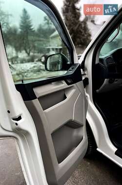 Мінівен Volkswagen Transporter 2016 в 