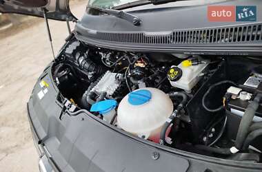Минивэн Volkswagen Transporter 2020 в 