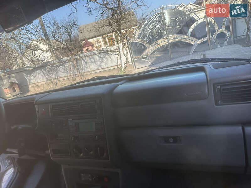 Минивэн Volkswagen Transporter 2003 в Черновцах