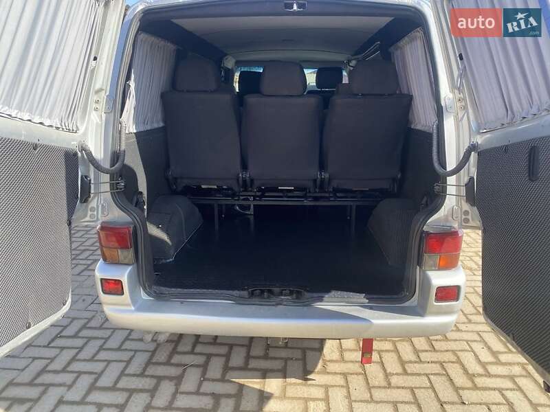 Минивэн Volkswagen Transporter 2001 в Косове