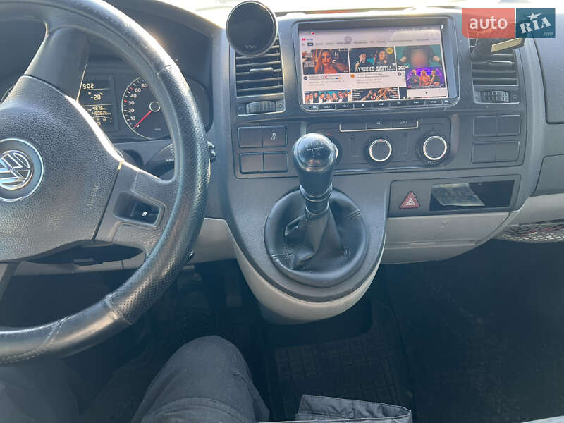 Вантажопасажирський фургон Volkswagen Transporter 2010 в Дніпрі