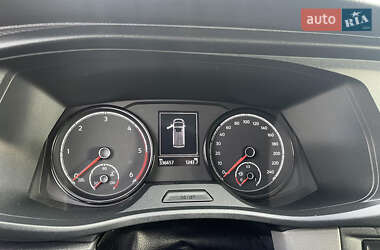Минивэн Volkswagen Transporter 2020 в 